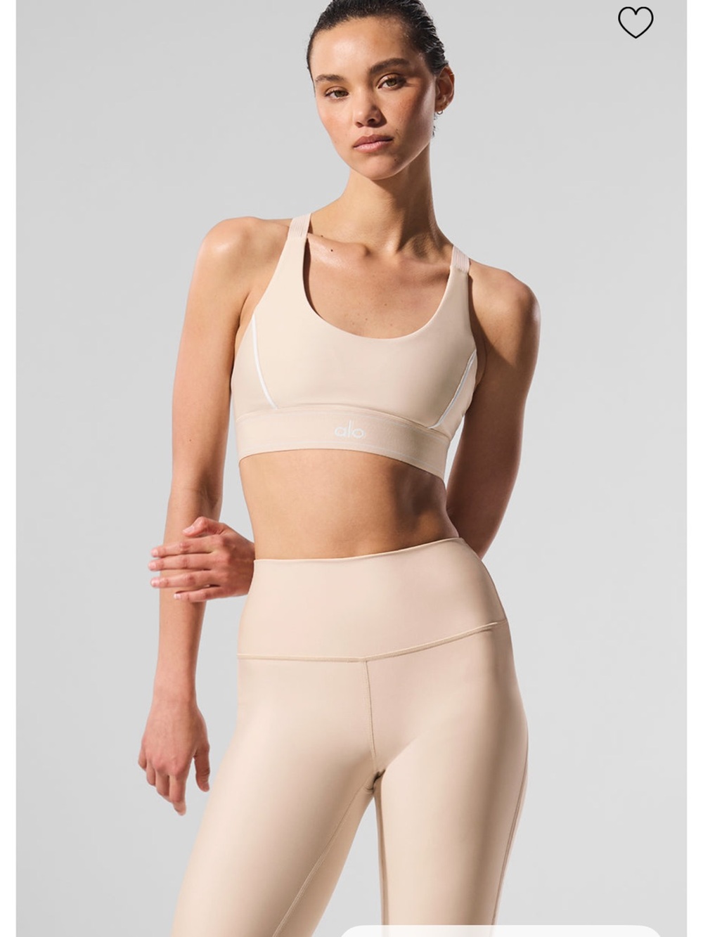 ALO Yoga Women's Light Nude Scoop-Neck Sports Bra - Picture 2 of 6